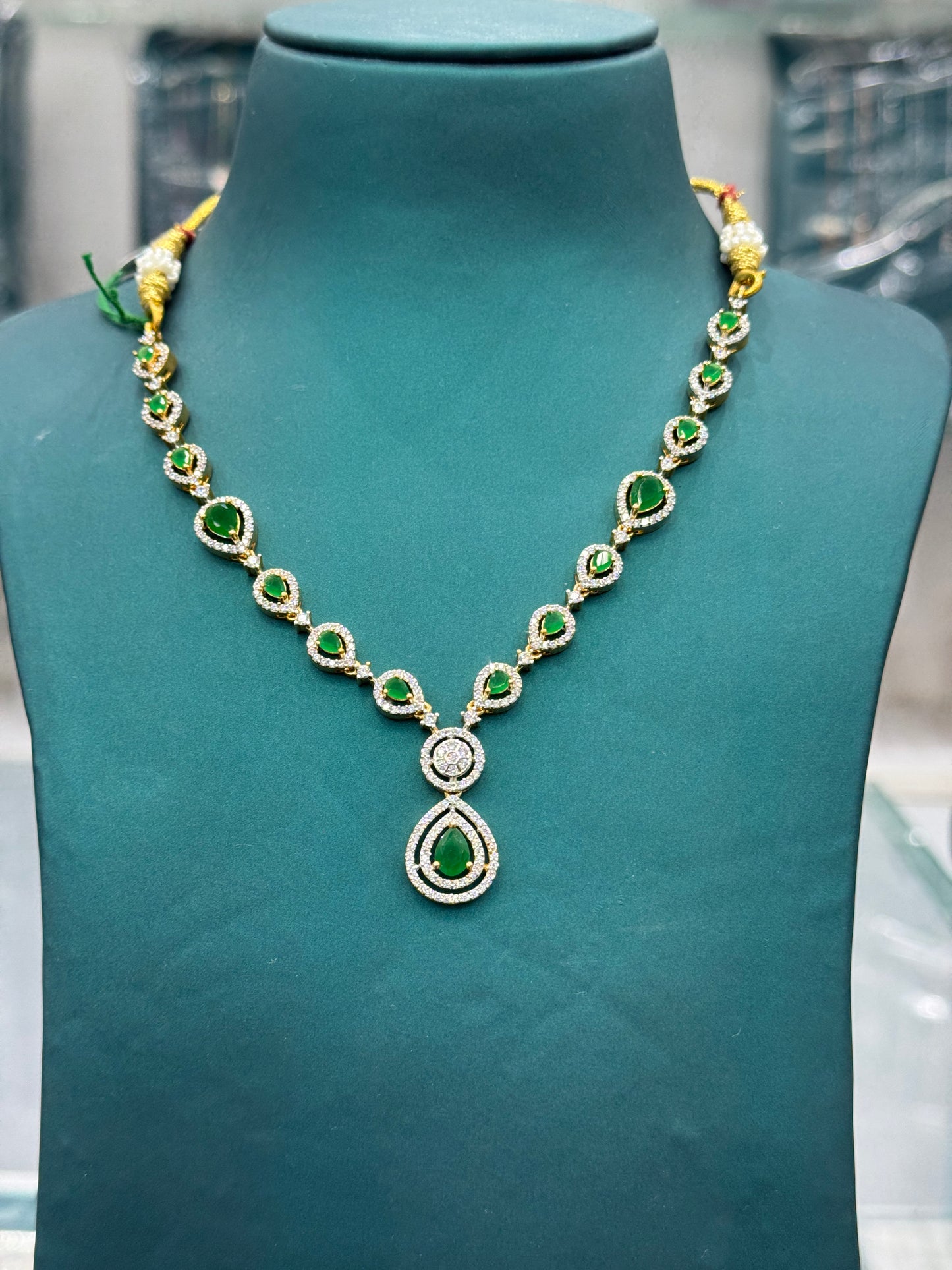 Tear drop Elegant emerald look-alike Neclace