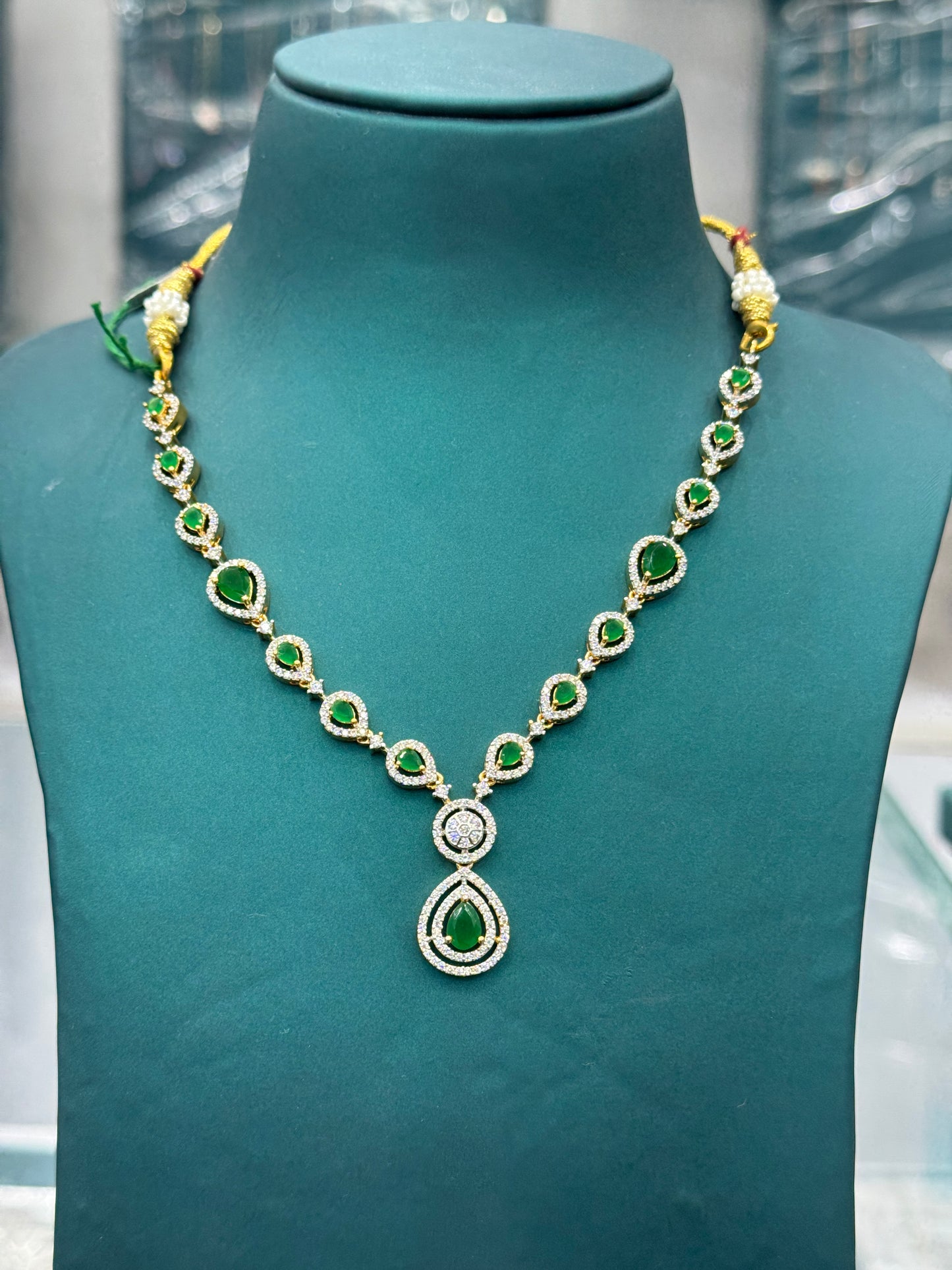 Tear drop Elegant emerald look-alike Neclace