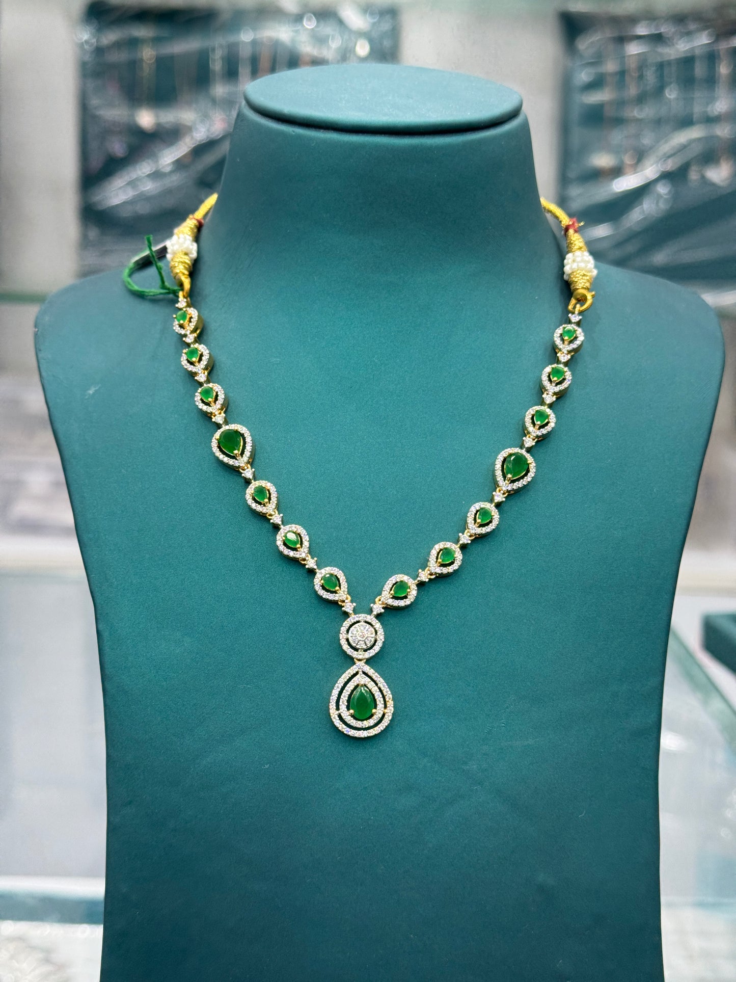Tear drop Elegant emerald look-alike Neclace