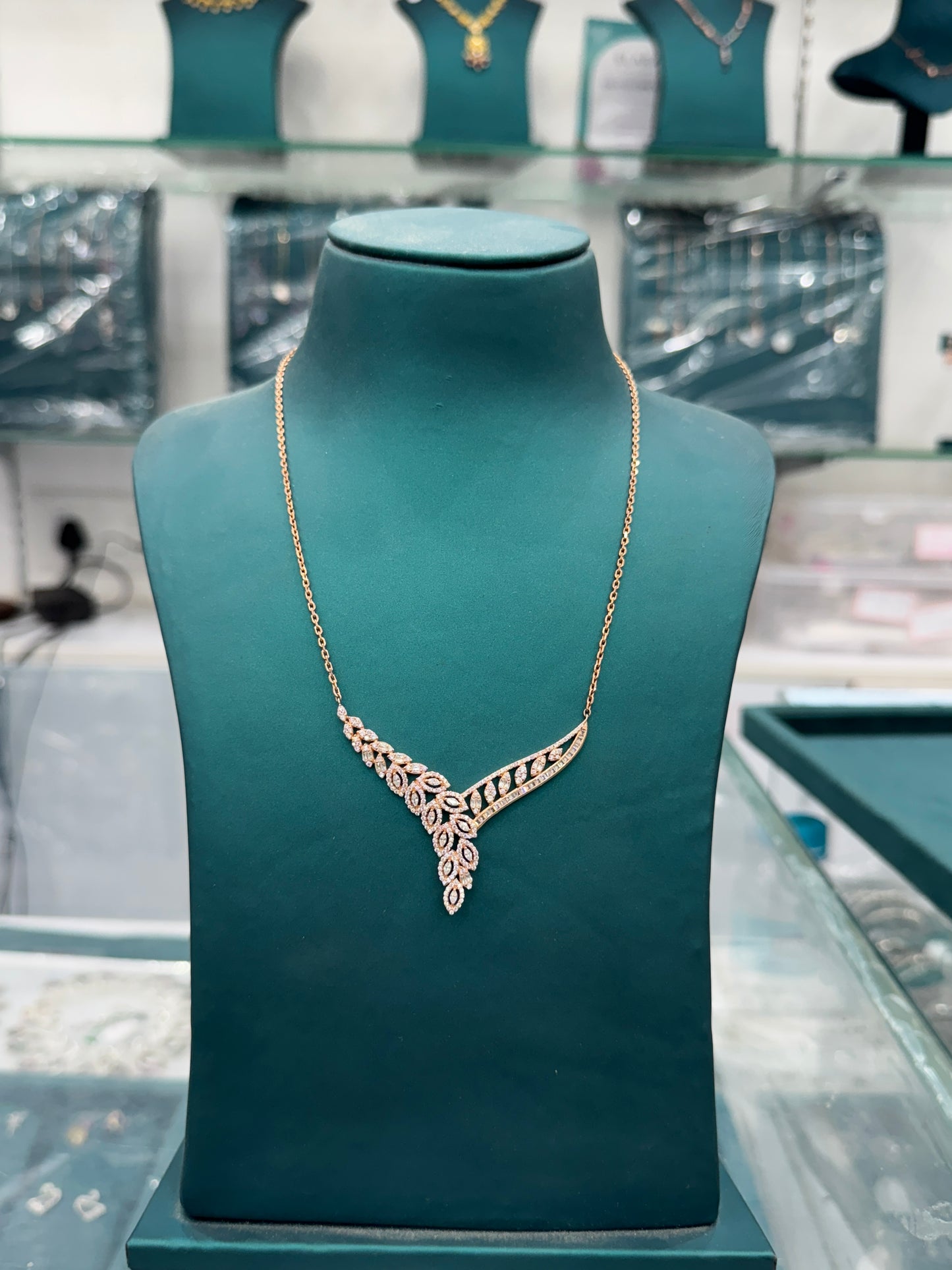 Leaf Motif 925 Sterling Silver Necklace